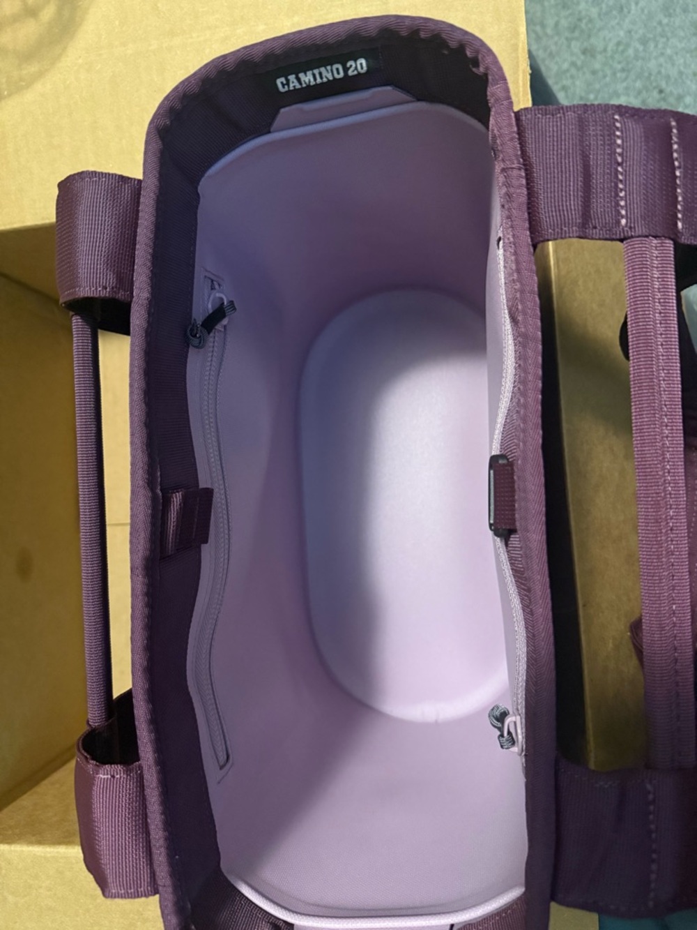YETI Camino 20 Nordic purple rare new without tags - Picture 5 of 5